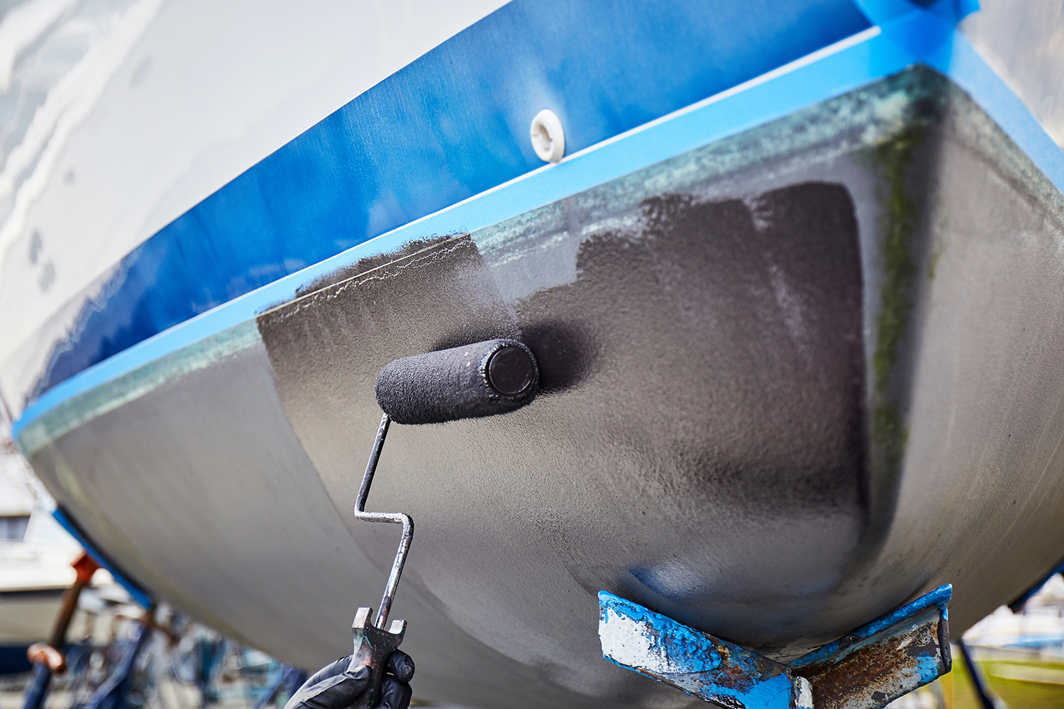 https://www.google.com/url?sa=i&url=https%3A%2F%2Fwww.westmarine.com%2Fwest-advisor%2FHow-to-Bottom-Paint-Your-Boat.html&psig=AOvVaw3xKeTXyjPgJGpZHcMQehDC&ust=1714742005167000&source=images&cd=vfe&opi=89978449&ved=0CBIQjRxqFwoTCKCLwvSF74UDFQAAAAAdAAAAABAD