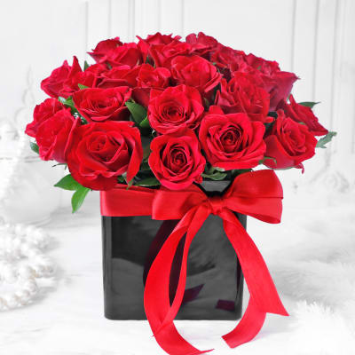 Anniversary Bouquet- Red Roses in Vase. (n.d.). [Photograph]. Flora Craft. https://www.floracraft.in/product-detail?pid=red-roses-in-vase