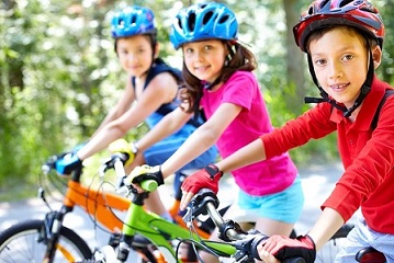 kids on bikes
